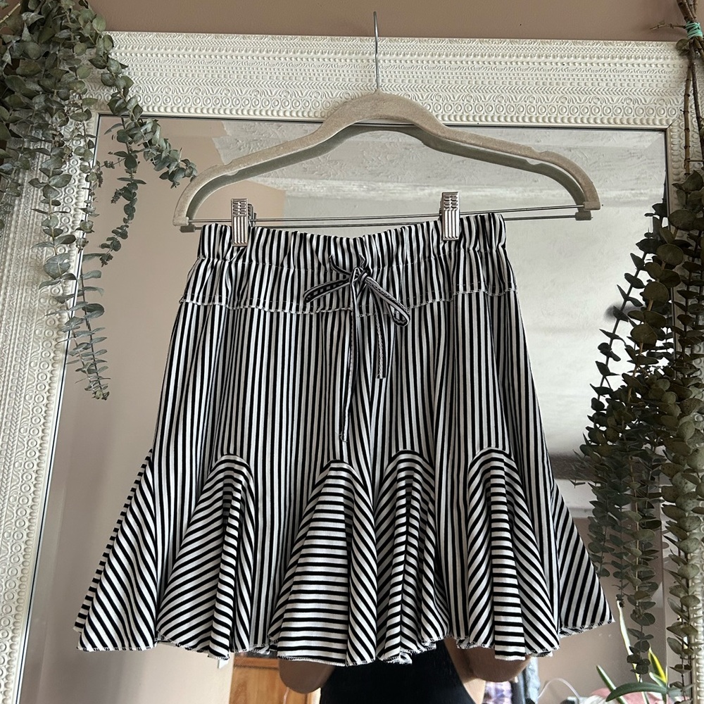 Striped mini skirt